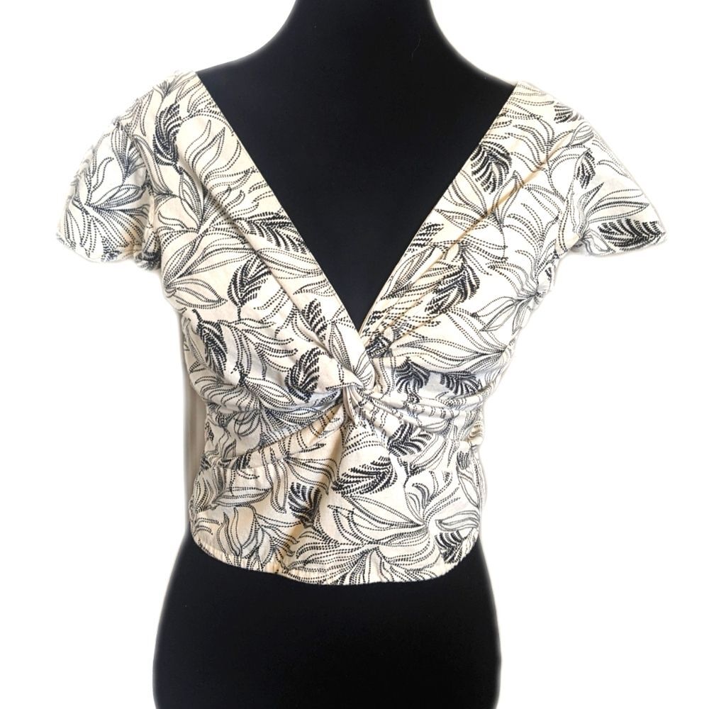 Midnight Sky rayon/cotton/linen cream v-neck crop top with elastic back L